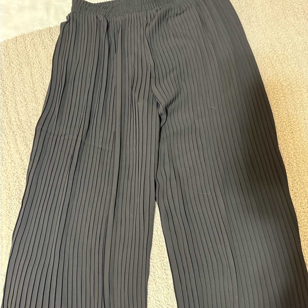 Black Plisse Wide-Leg Pants